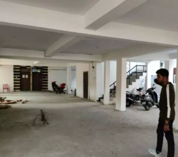  1090-apartment Closed Car Parking