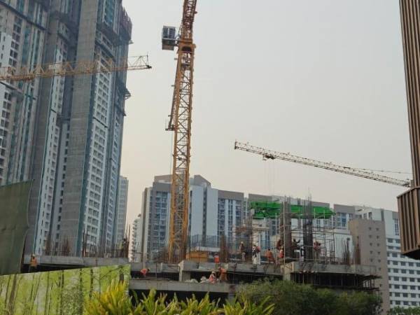 constructionStatus of Rustomjee La Familia Wing A