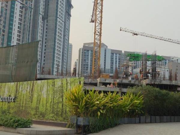 constructionStatus of Rustomjee La Familia Wing A