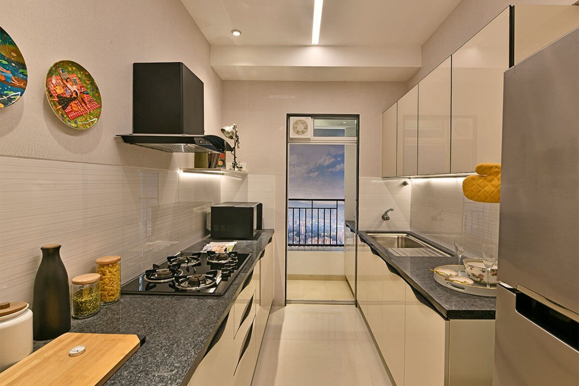  la familia wing a Kitchen