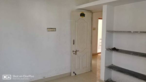  shine-apartment Living Area