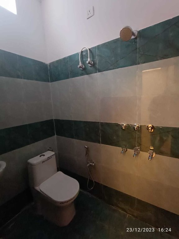  enclave phase 6 Bathroom