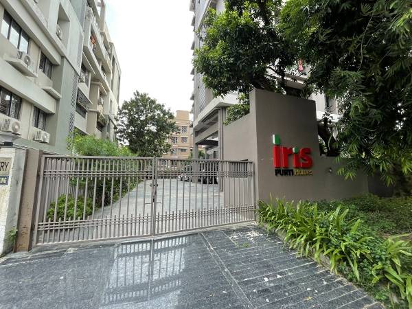  iris Gated Community