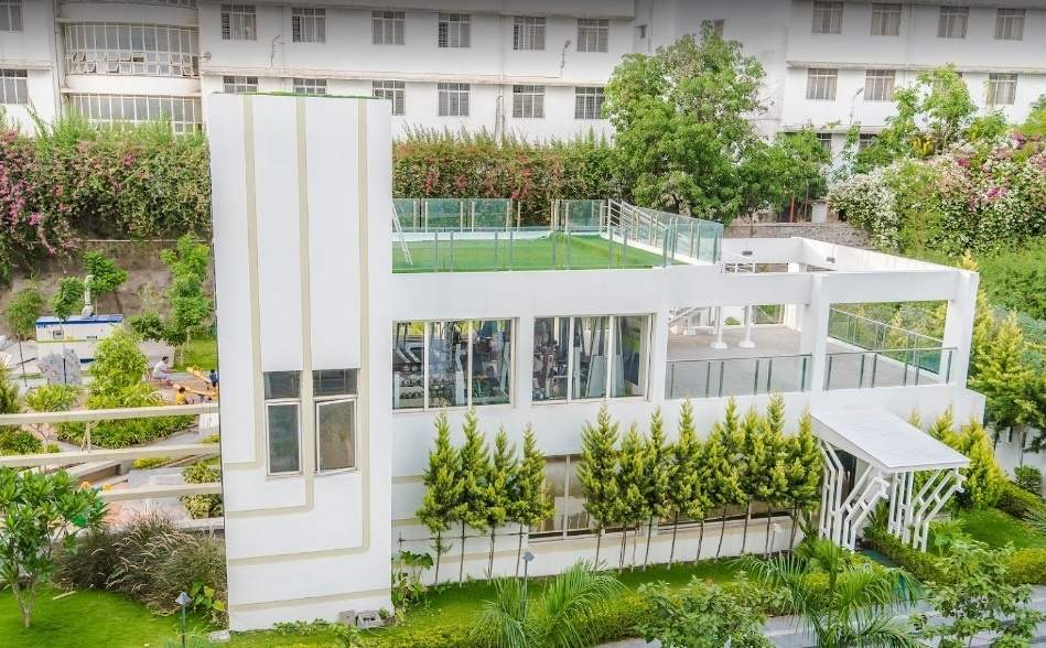  grande view 7 phase vii building l Club House