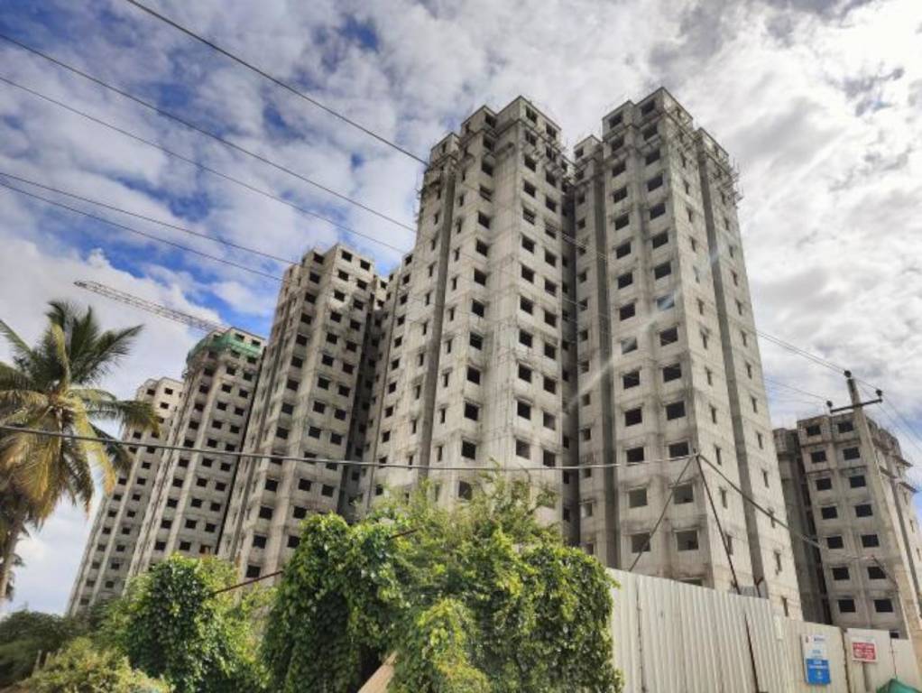  107 southeast phase 3 Tower 8 Construction Status June 24