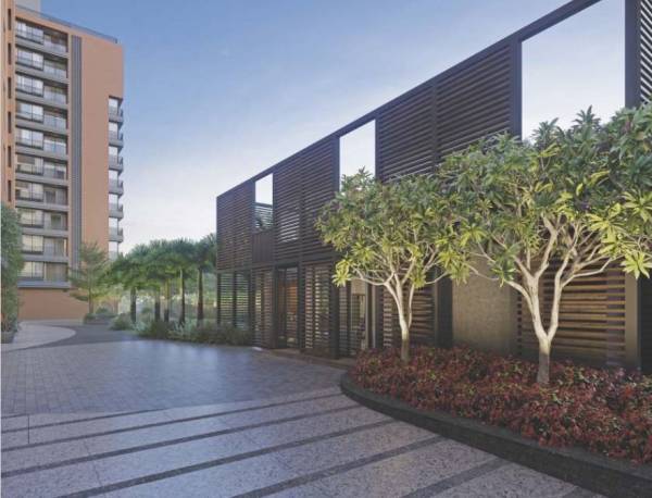  solitaire Paved Compound