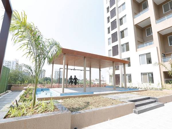  the-kings-way-aop-ews Paved Compound