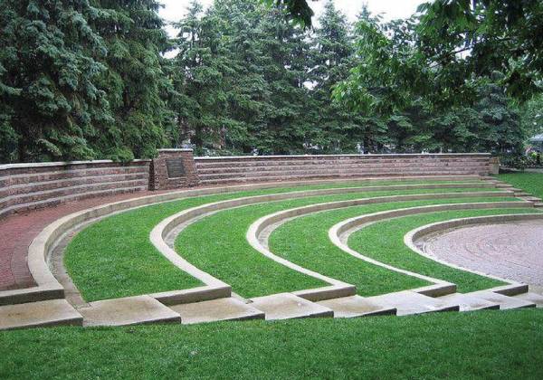  white-pearl Amphitheater