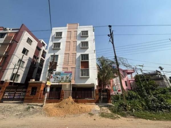 constructionStatus of Royal Vistas