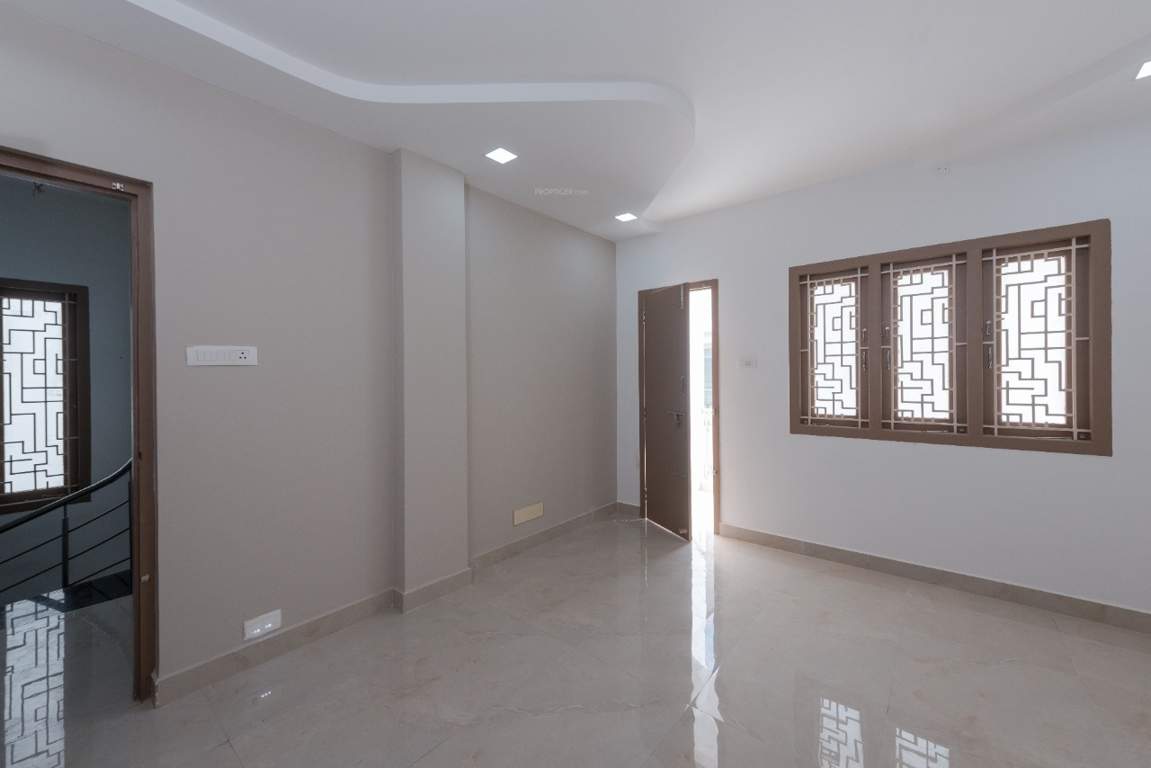  pammal independent villa Living Area