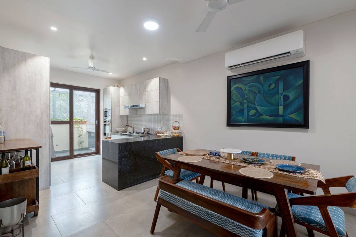  vanashraya villa Dining Area