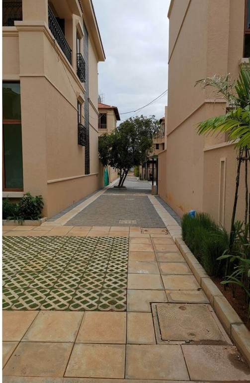 Pearl At Brigade Atmosphere