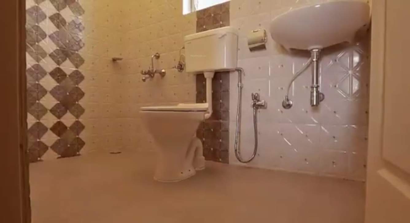  the mpire phase iii Bathroom