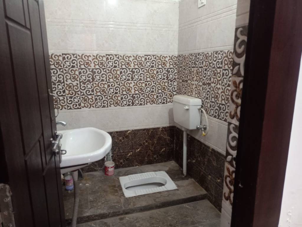  garg enclave phase ii Bathroom