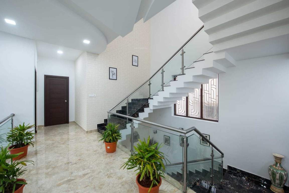  pallikaranai luxury villa Living Area