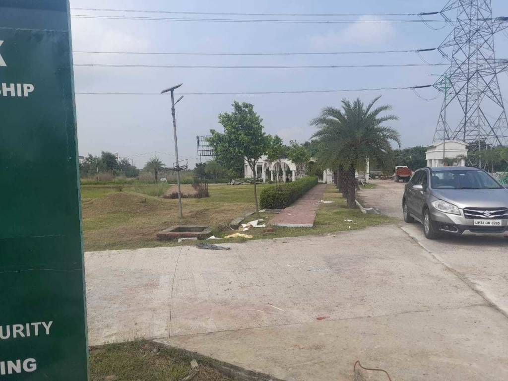  park sector 2 and 3 Plot