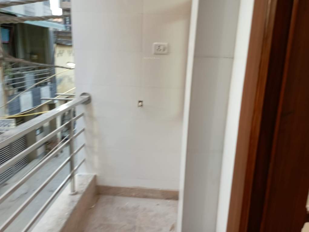 affordable floors Balcony