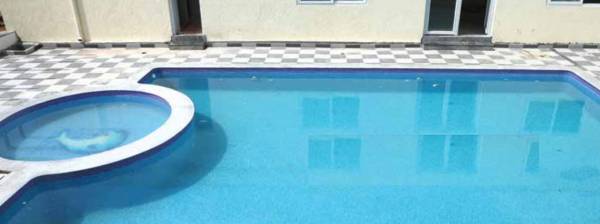  royal-estates Swimming Pool