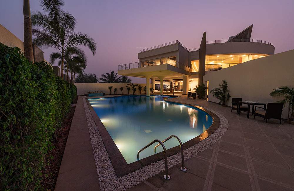  nirvaana Swimming Pool