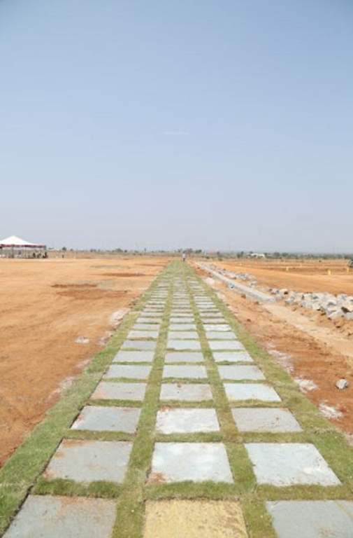  silver spring grand b Paved Compound