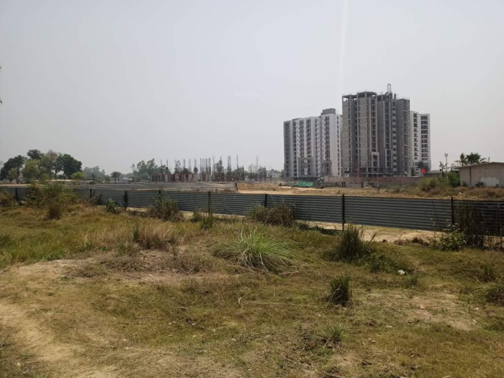  aalishaan paradise Plot