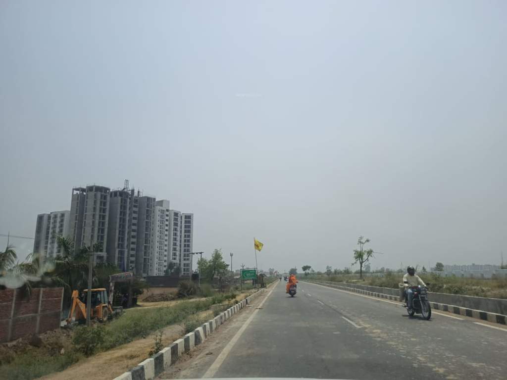  aalishaan paradise Plot