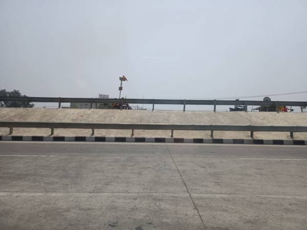  aalishaan-paradise Plot