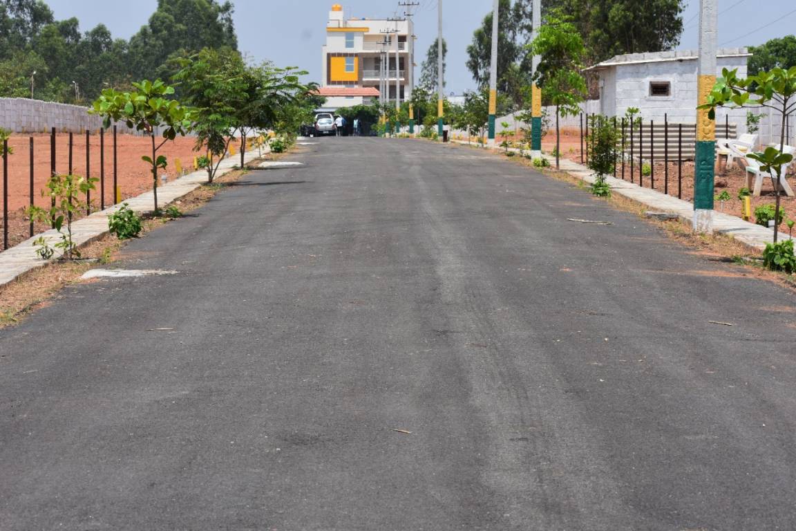  annapoorneshwari enclave Plot