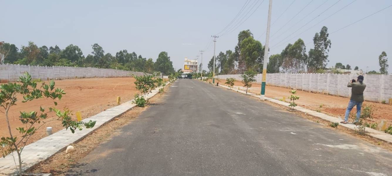  annapoorneshwari enclave Plot