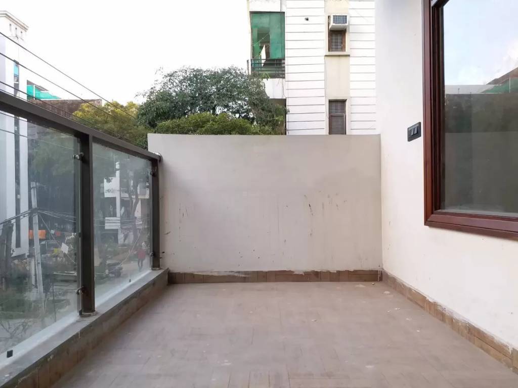  shinee homess Balcony