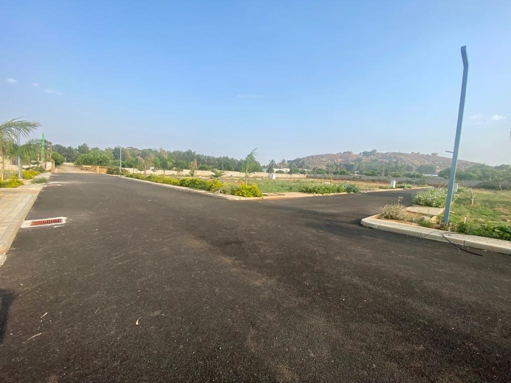  avani lakeview Plot