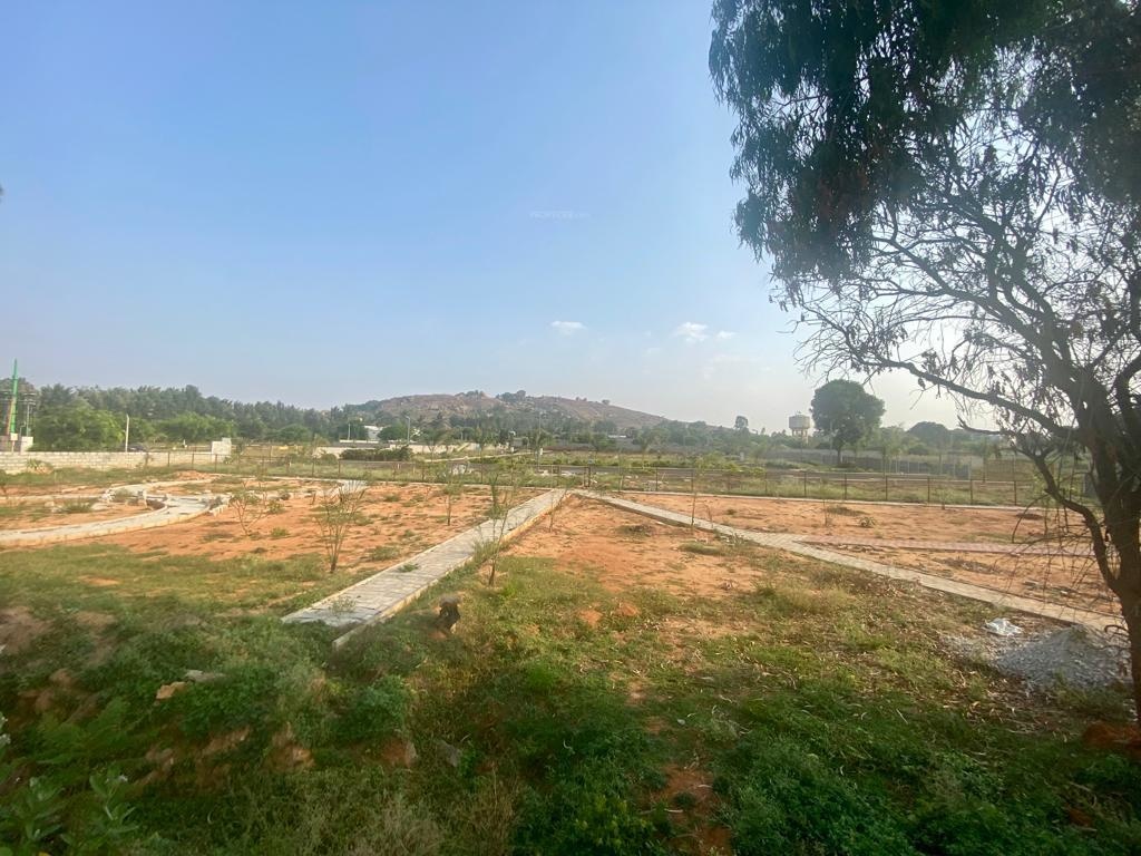  avani lakeview Plot