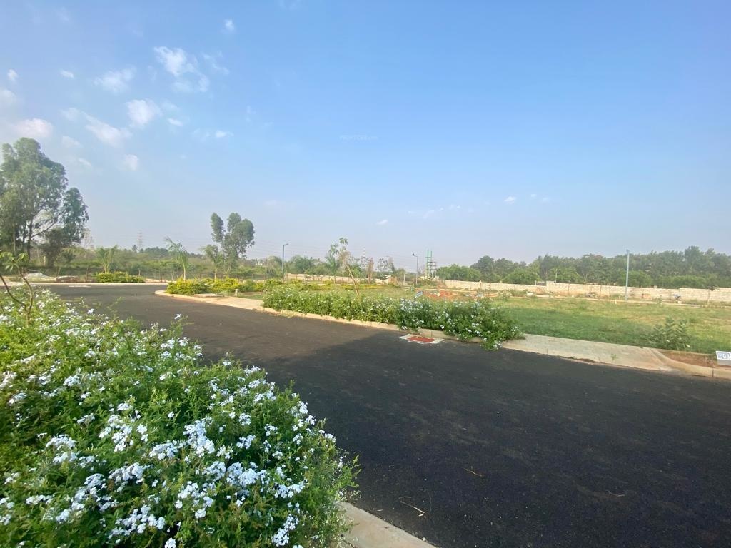  avani lakeview Plot
