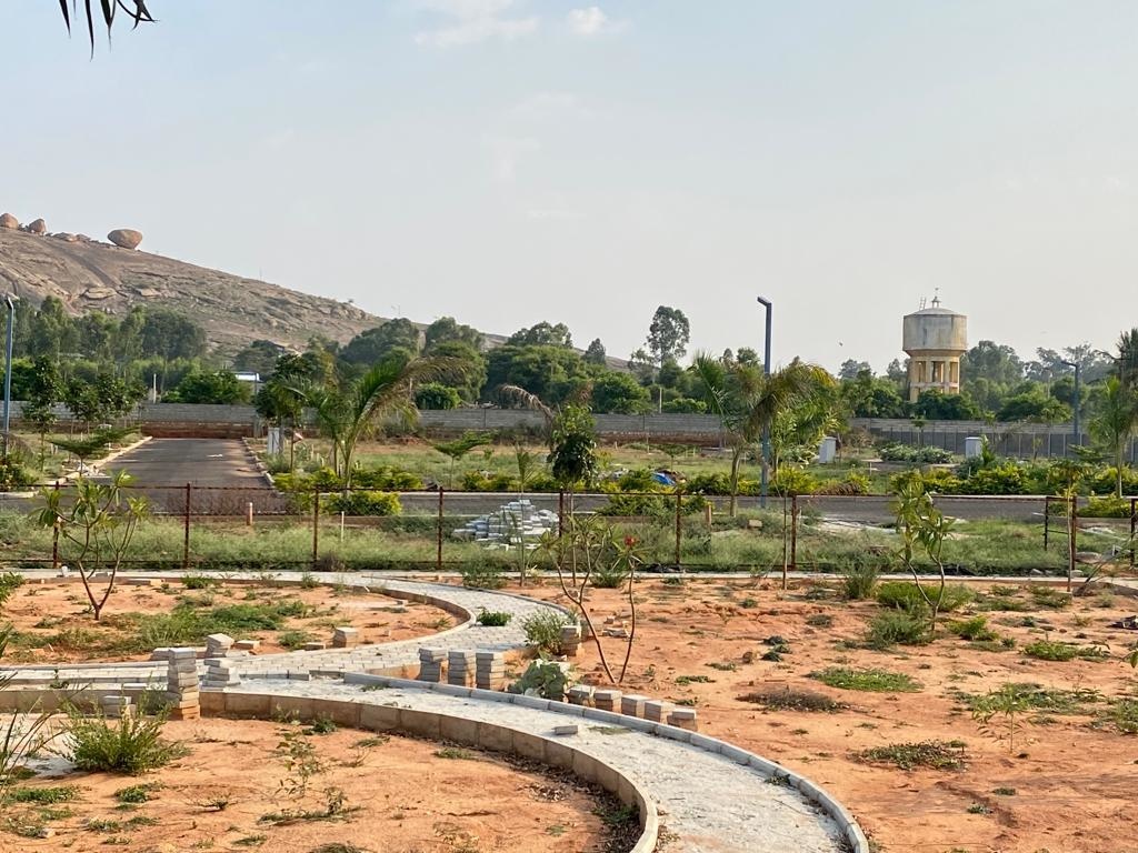  avani lakeview Plot