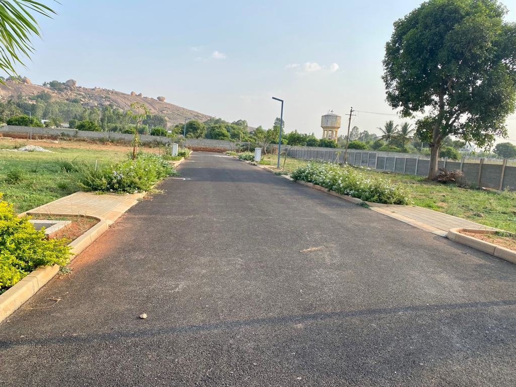  avani lakeview Plot