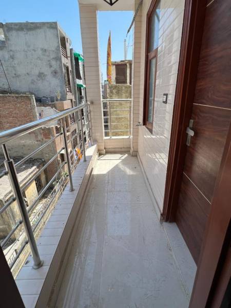 Balcony metro-view-apartment Balcony