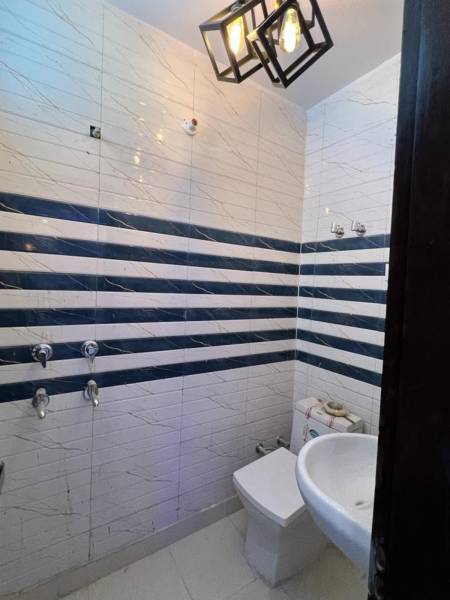 Bathroom metro-view-apartment Bathroom