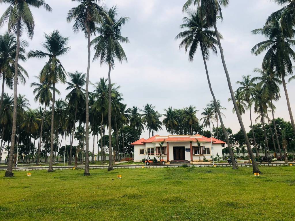  janani kandhan kottam Plot