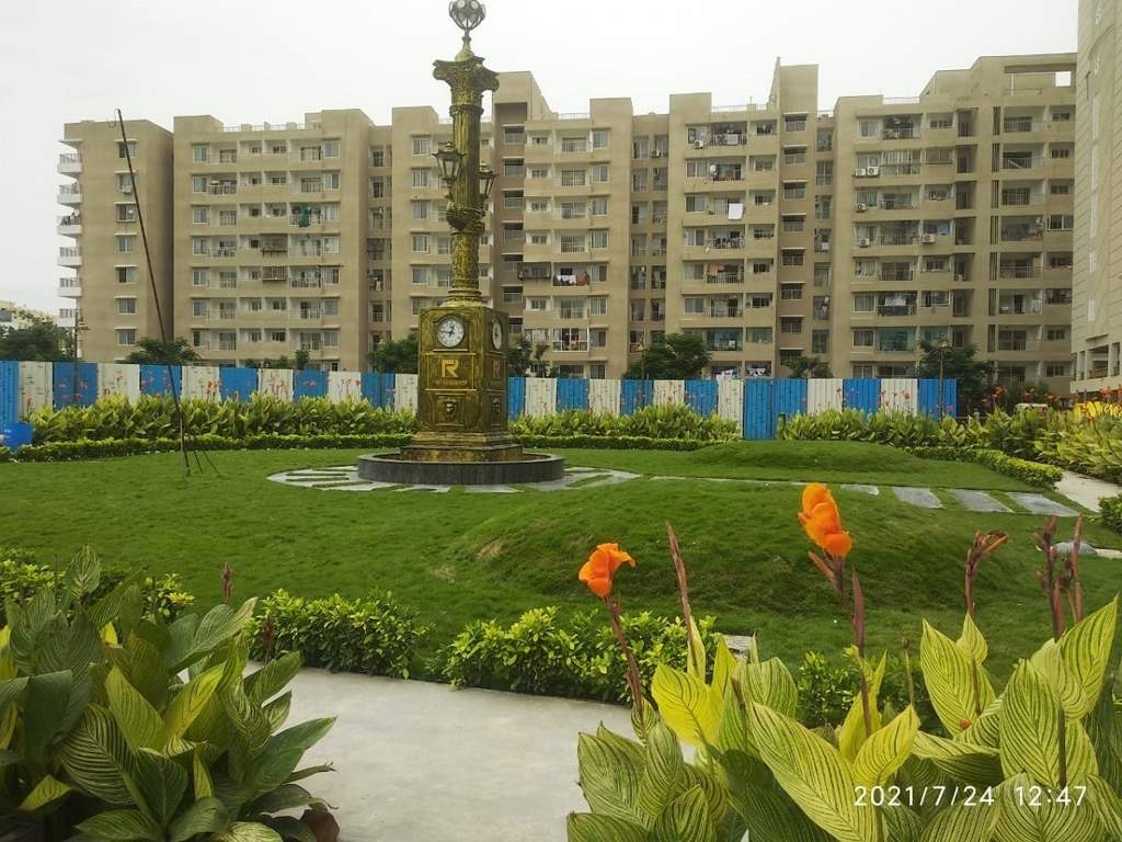 the residence phase 2 Landscape Garden and Tree Planting