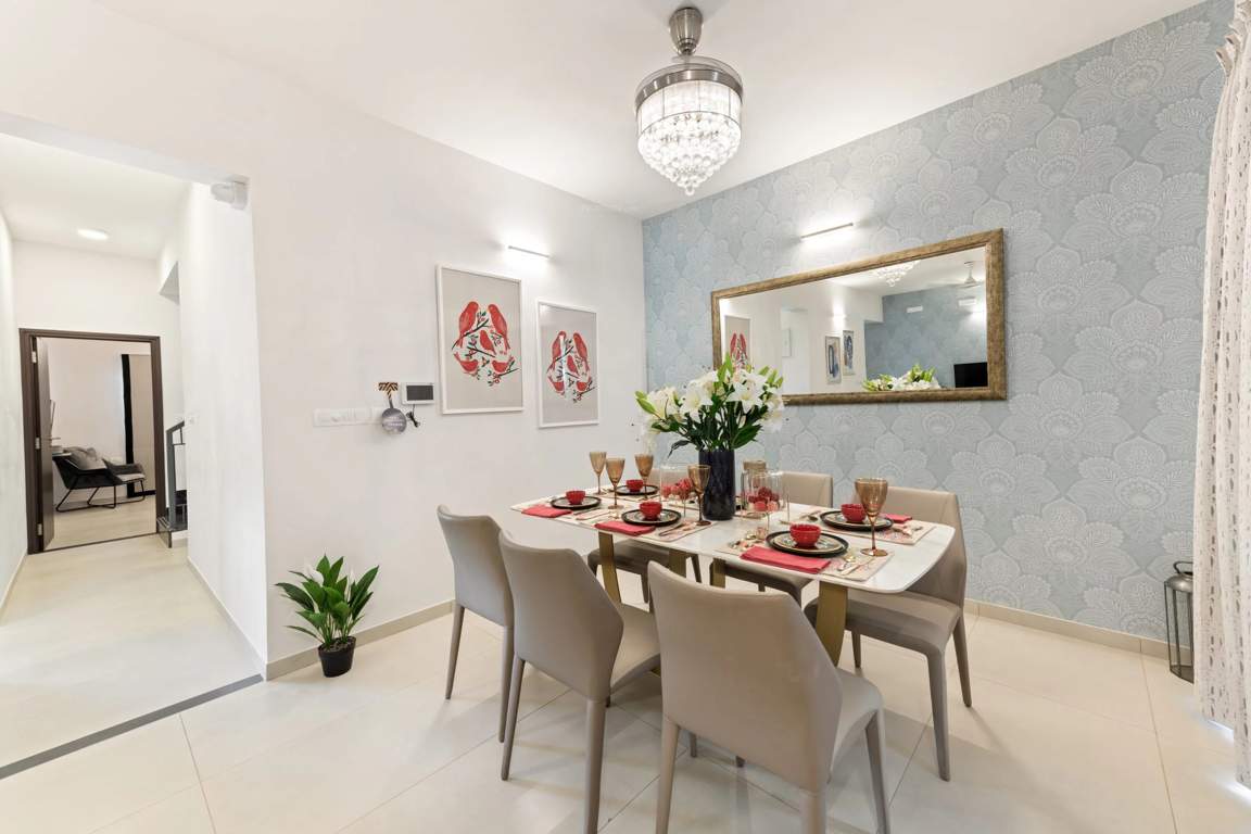  platinum Dining Area