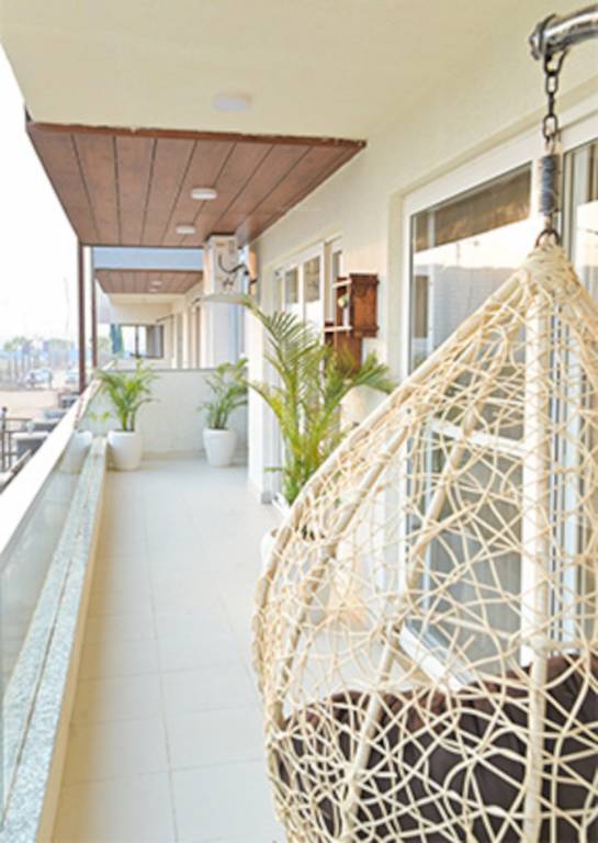  home luxury floors 6 Balcony