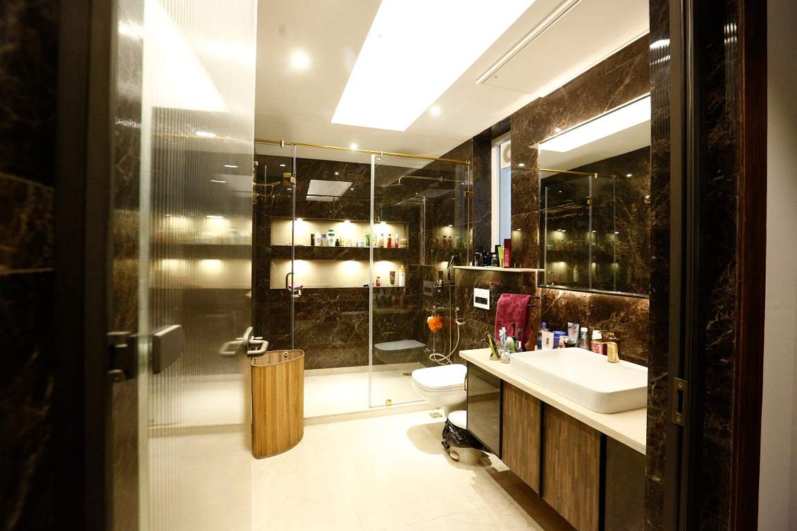  home luxury floors 7 Bathroom