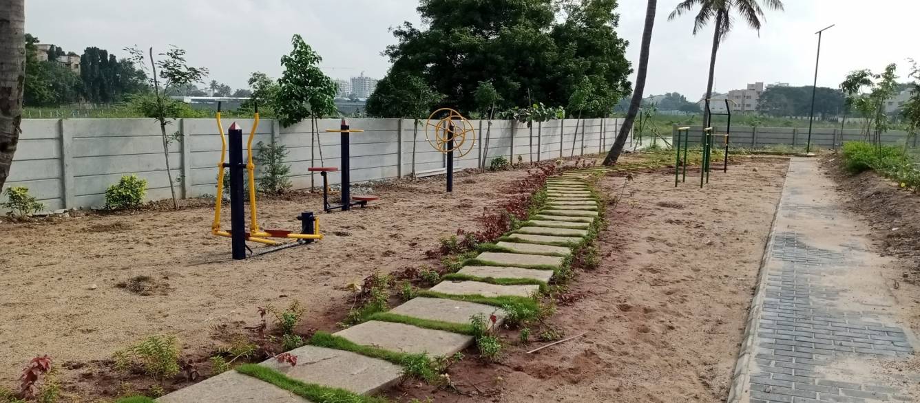  noombal garden Paved Compound