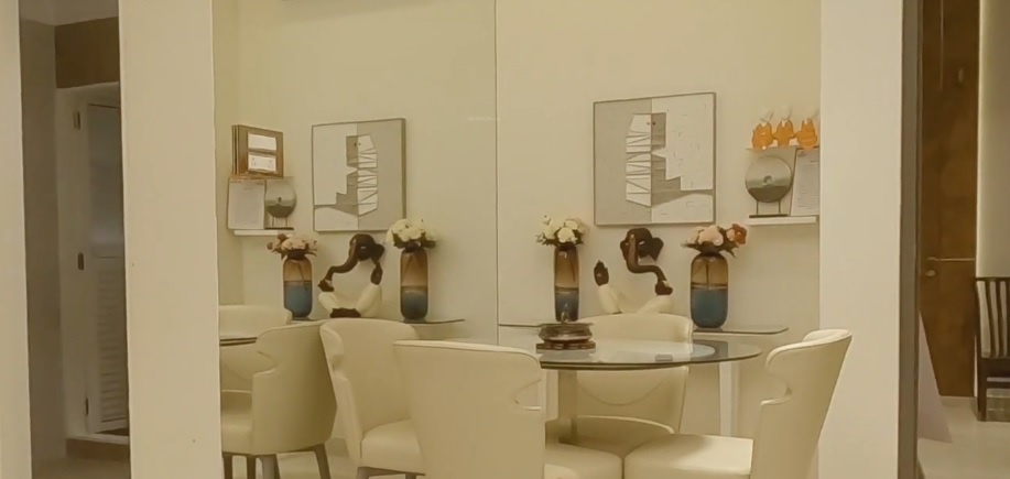  mahavir spring daffodils p3 Dining Area