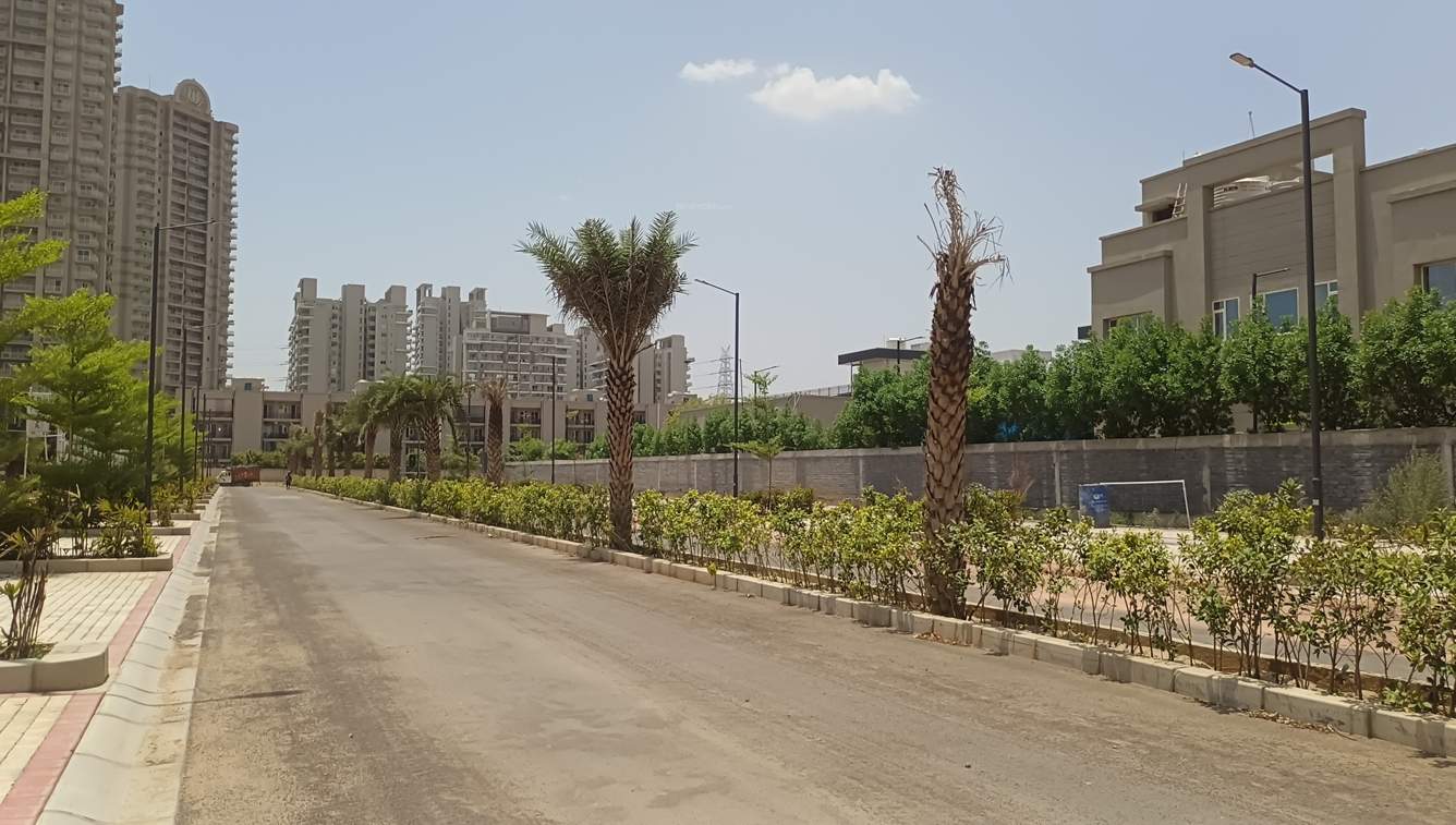  imperial estate Internal Roads & Footpaths