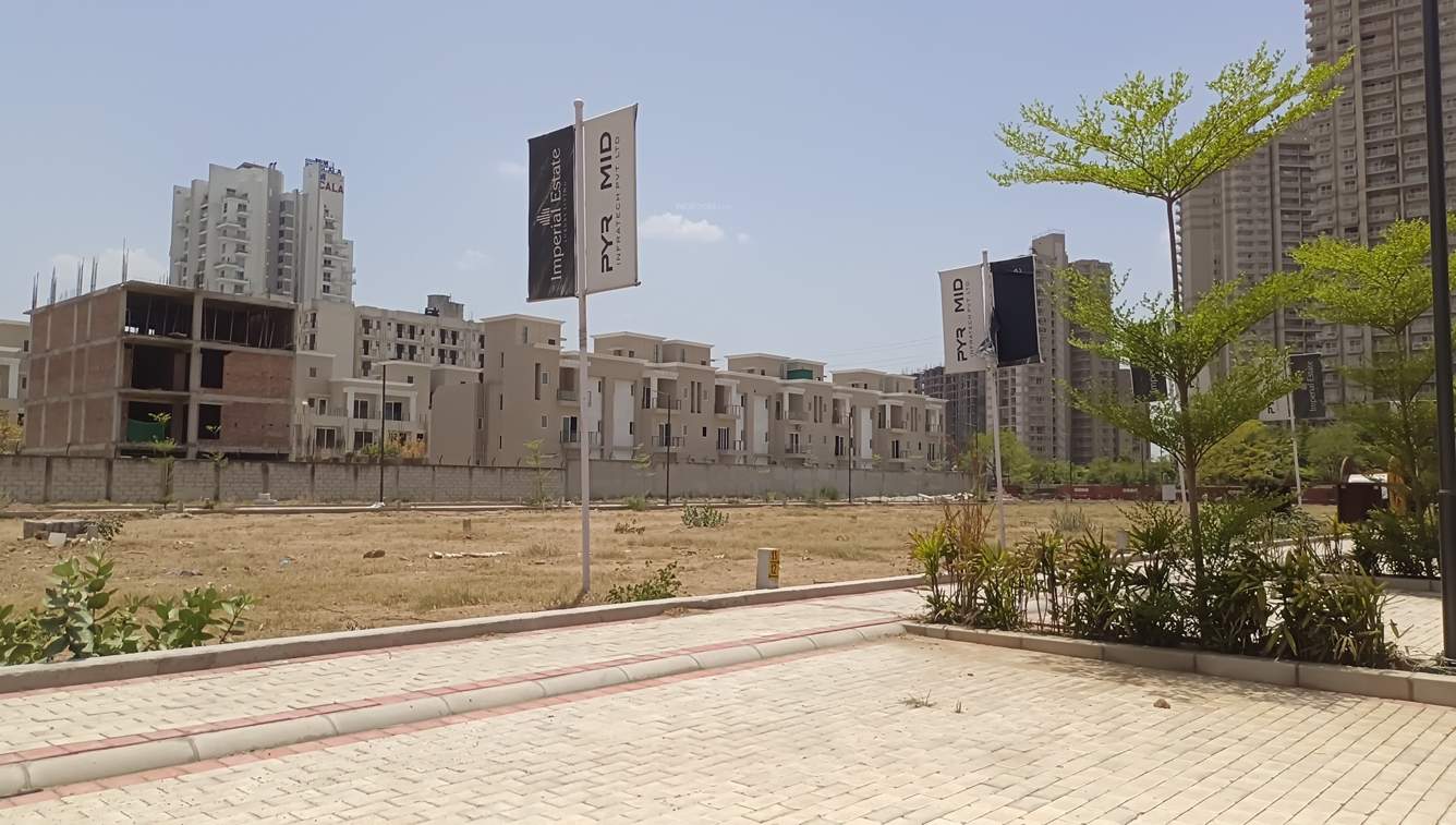  imperial estate Plot