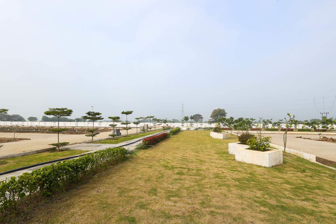  om swapn city Plot