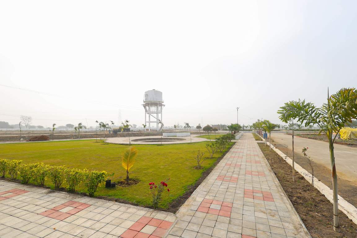  om swapn city Plot