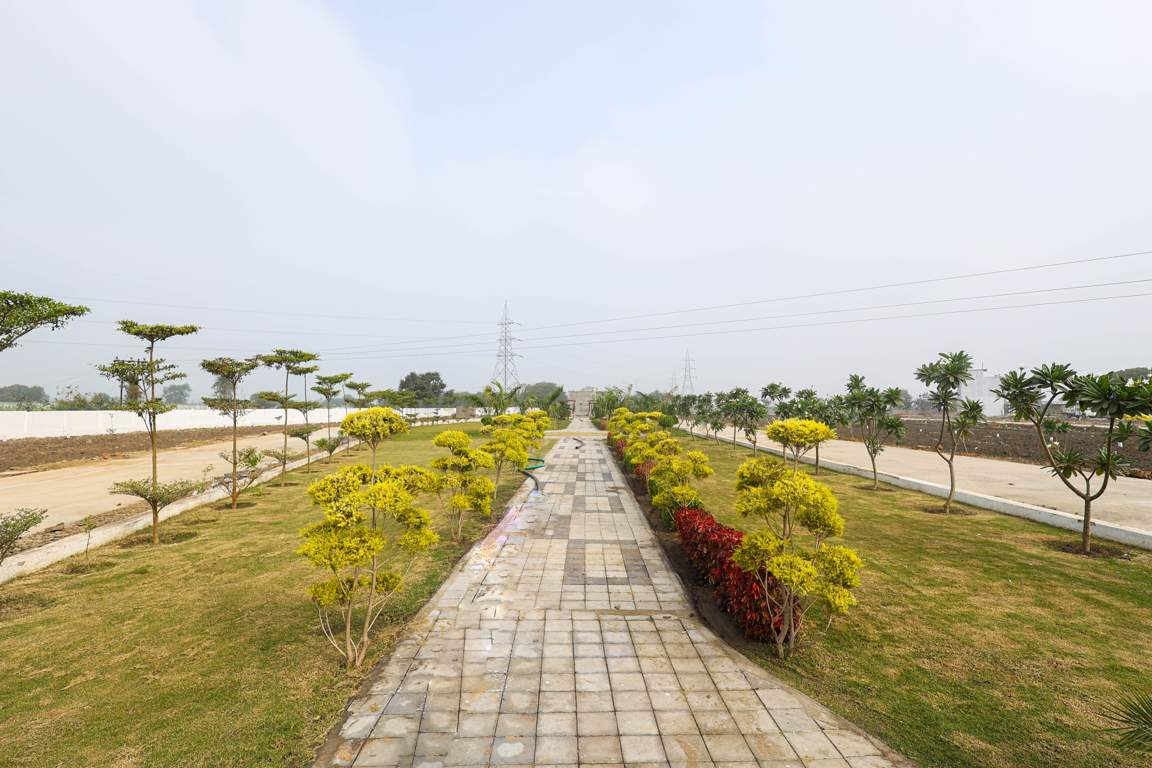  om swapn city Plot