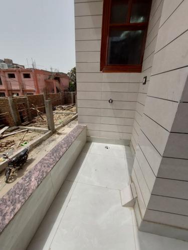  home-affordable-and-luxury-home Balcony